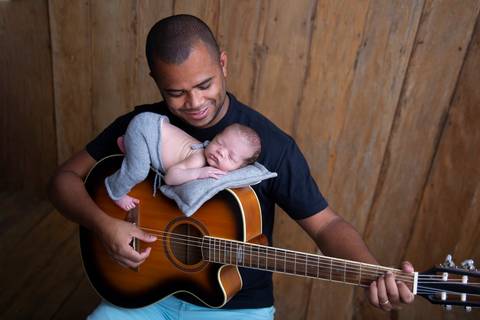 Violão ensaio newborn Brasilia DF àguas Claras '