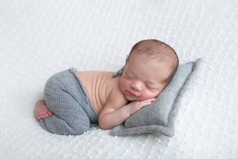 Newborn menino, ensaio de recém-nascido Brasilia DF'