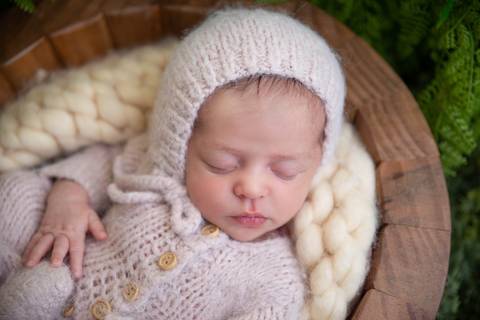 Newborn no jardim, bebe menina Brasilia DF'