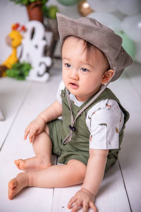 Ensaio celebrando primeiro ano smash the cake, tema safari'