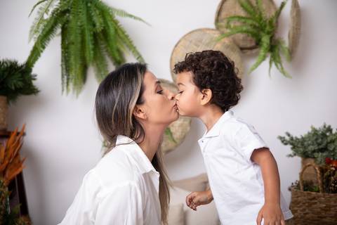 Beijo na mamãe, ensaio dia das mães, amor de mãe 2021, Brasilia'