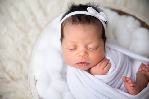 detalhe do pacotinho menina recém-nascida Brasília DF'