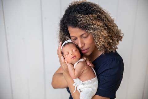mamãe delicadaza amor ensaio Newborn, Baby Menina Newborn Brasília'