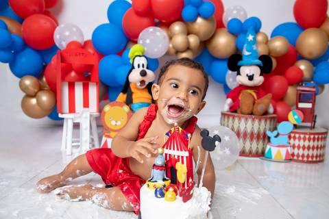 Sorrisos em Smash the cake Brasília'