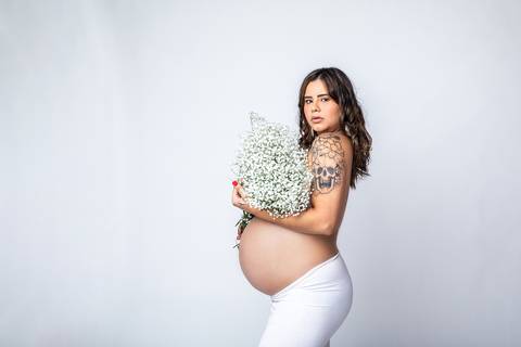 Foto gestante em estúdio em Brasília'