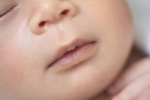 biquinha no ensaio newborn Brasilia'