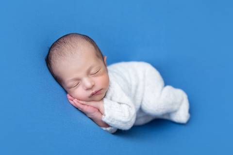 Gabi Aine, newborm em Brasilia, menino manta azul'