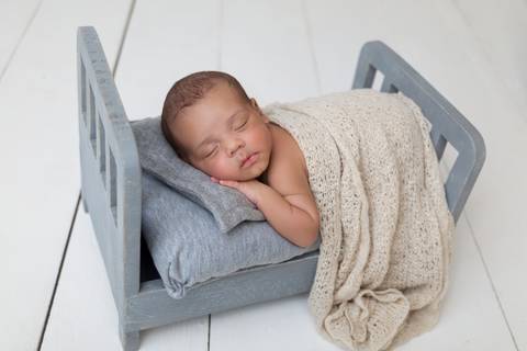 newborn paleta cinza e branca'