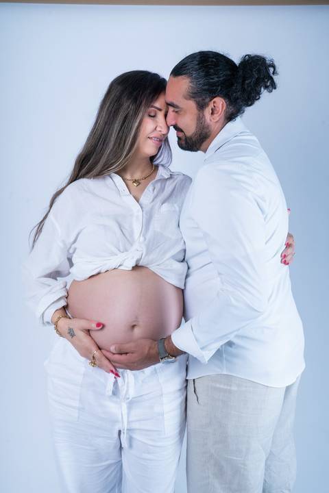 ensaio gestante em estudio'