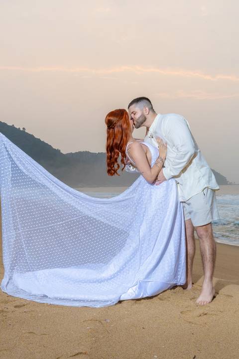 Website de Adelson Dias, fotógrafo especializado em fotografia diferenciada de casamento, ensaios de casal, ensaios pré-wedding, ensaios pós-casamento com álbum de casamente na região de Campo Belo – MG.

'