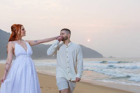 Website de Adelson Dias, fotógrafo especializado em fotografia diferenciada de casamento, ensaios de casal, ensaios pré-wedding, ensaios pós-casamento com álbum de casamente na região de Campo Belo – MG.

'