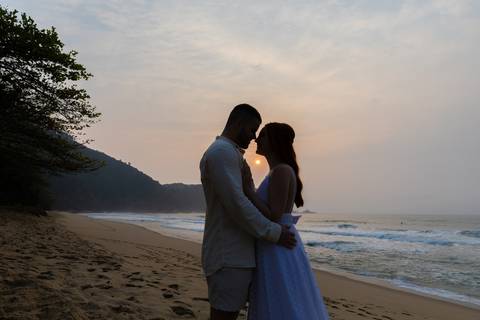 Website de Adelson Dias, fotógrafo especializado em fotografia diferenciada de casamento, ensaios de casal, ensaios pré-wedding, ensaios pós-casamento com álbum de casamente na região de Campo Belo – MG.

'