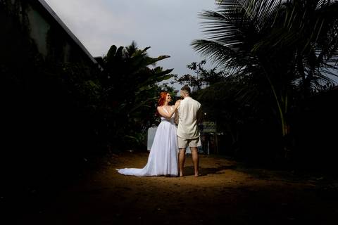 Website de Adelson Dias, fotógrafo especializado em fotografia diferenciada de casamento, ensaios de casal, ensaios pré-wedding, ensaios pós-casamento com álbum de casamente na região de Campo Belo – MG.

'