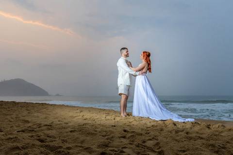 Website de Adelson Dias, fotógrafo especializado em fotografia diferenciada de casamento, ensaios de casal, ensaios pré-wedding, ensaios pós-casamento com álbum de casamente na região de Campo Belo – MG.

'