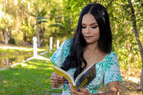 Website de Adelson Dias, fotógrafo especializado em fotografia de 15 anos, ensaios externos e em estúdio de debutantes, com álbum (book) de 15 anos na região de Campo Belo – MG.'