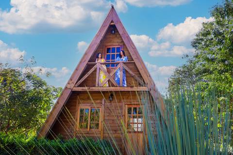 Website de Adelson Dias, fotógrafo especializado em fotografia de 15 anos, ensaios externos e em estúdio de debutantes, com álbum (book) de 15 anos na região de Campo Belo – MG.'