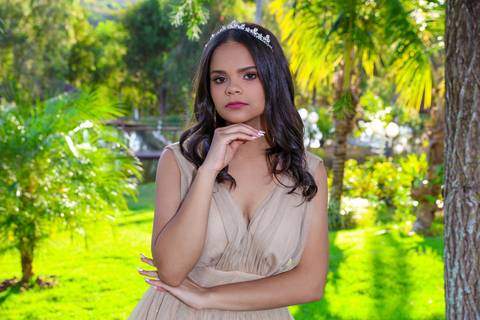 Website de Adelson Dias, fotógrafo especializado em fotografia de 15 anos, ensaios externos e em estúdio de debutantes, com álbum (book) de 15 anos na região de Campo Belo – MG.'