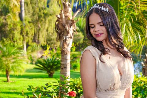 Website de Adelson Dias, fotógrafo especializado em fotografia de 15 anos, ensaios externos e em estúdio de debutantes, com álbum (book) de 15 anos na região de Campo Belo – MG.'