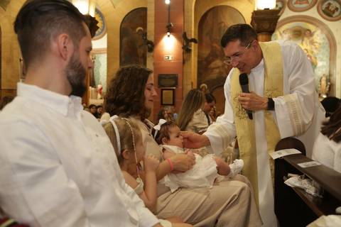 FotoBatizadoMatrizSaoCaetano, IgrejaSagradaFamiliaScs,Batizado, FotografoBatizadoSãoCaetano, FotografiaDeBatizadoAbc, CelsoVickBatizadoCatolico, RoupaBatizado, VelaBatizado,ToalhaBatizado'