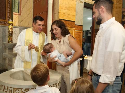 FotoBatizadoMatrizSaoCaetano, IgrejaSagradaFamiliaScs,Batizado, FotografoBatizadoSãoCaetano, FotografiaDeBatizadoAbc, CelsoVickBatizadoCatolico, RoupaBatizado, VelaBatizado,ToalhaBatizado'