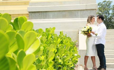 Museu Ipiranga sessão de fotos espontâneas ao ar livre - -Fotos de Casamento no Cartório Vila Mariana - Celso Vick Fotografo de Casamentos São Paulo'