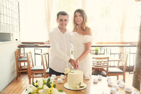 Corte do bolo - -Fotos de Casamento no Cartório Vila Mariana - Celso Vick Fotografo de Casamentos São Paulo'