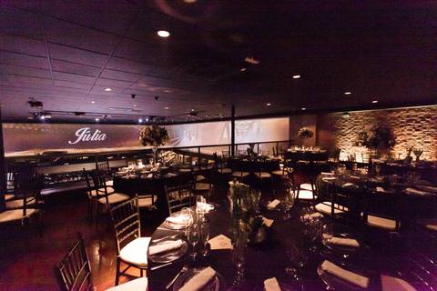 Aniversário de 15 anos Debutante São Paulo Júlia Gomes | Buffet Villa Bisutti Gomes de Carvalho | Fotos Vinícius Nakashima | Estúdio Celso Vick | Fotografia espontânea
'