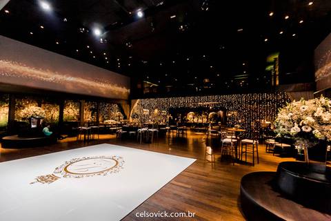 São Paulo Aniversário de 15 anos Debutante Júlia Gomes | Buffet Villa Bisutti Gomes de Carvalho | Fotos Vinícius Nakashima | Estúdio Celso Vick | Fotografia espontânea
'