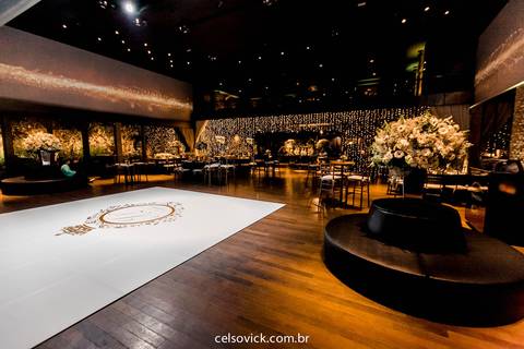 São Paulo Aniversário de 15 anos Debutante Júlia Gomes | Buffet Villa Bisutti Gomes de Carvalho | Fotos Vinícius Nakashima | Estúdio Celso Vick | Fotografia espontânea
'