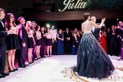 FOTOS DA DANÇA Aniversário de 15 anos Debutante São Paulo Júlia Gomes | Buffet Villa Bisutti Gomes de Carvalho | Fotos Vinícius Nakashima | Estúdio Celso Vick | Fotografia espontânea
'