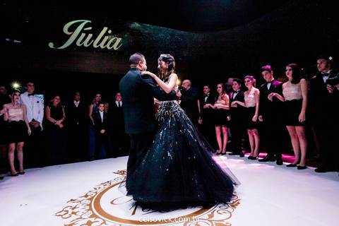 São Paulo fotos da dança Aniversário de 15 anos Debutante Júlia Gomes | Buffet Villa Bisutti Gomes de Carvalho | Fotos Vinícius Nakashima | Estúdio Celso Vick | Fotografia espontânea
'