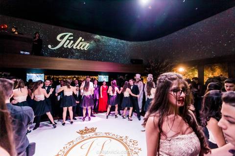 Aniversário de 15 anos Debutante Júlia Gomes São Paulo  | Buffet Villa Bisutti Gomes de Carvalho | Fotos Vinícius Nakashima | Estúdio Celso Vick | Fotografia espontânea
'