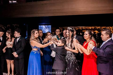 Aniversário de 15 anos São Paulo  Debutante Júlia Gomes | Buffet Villa Bisutti Gomes de Carvalho | Fotos Vinícius Nakashima | Estúdio Celso Vick | Fotografia espontânea
'