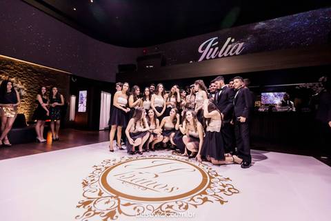 fotos de Aniversário de 15 anos Debutante São Paulo  Júlia Gomes | Buffet Villa Bisutti Gomes de Carvalho | Fotos Vinícius Nakashima | Estúdio Celso Vick | Fotografia espontânea
'