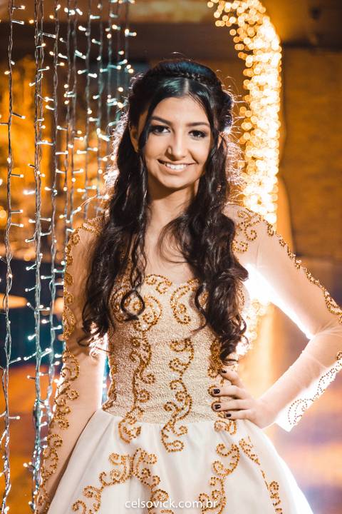 fotografia de Aniversário de 15 anos Debutante São Paulo Júlia Gomes | Buffet Villa Bisutti Gomes de Carvalho | Fotos Vinícius Nakashima | Estúdio Celso Vick | Fotografia espontânea
'