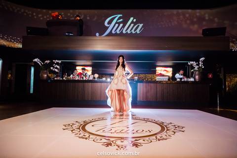 fotos decoração Aniversário de 15 anos Debutante Júlia Gomes | Buffet Villa Bisutti São Paulo  Gomes de Carvalho | Fotos Vinícius Nakashima | Estúdio Celso Vick | Fotografia espontânea
'