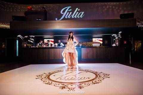 São Paulo fotos pista de dança Aniversário de 15 anos Debutante Júlia Gomes | Buffet Villa Bisutti Gomes de Carvalho | Fotos Vinícius Nakashima | Estúdio Celso Vick | Fotografia espontânea
'