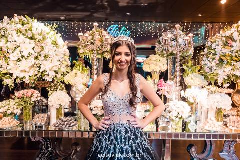 São Paulo Aniversário de 15 anos Debutante Júlia Gomes | Buffet Villa Bisutti Gomes de Carvalho | Fotos Vinícius Nakashima | Estúdio Celso Vick | Fotografia espontânea
'
