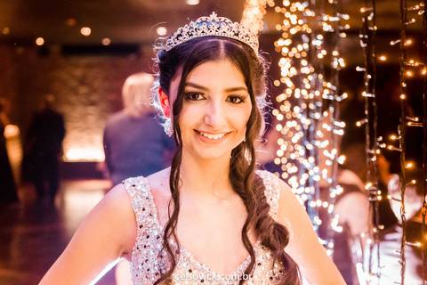 Fotografo São Paulo Aniversário de 15 anos Debutante Júlia Gomes | Buffet Villa Bisutti Gomes de Carvalho | Fotos Vinícius Nakashima | Estúdio Celso Vick | Fotografia espontânea
'