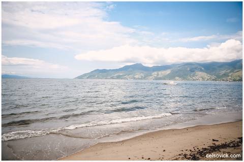 fotos de Casamento ao ar livre da Amanda e Rodrigo | realizado no Espaço Viela da Praia em São Sebastião SP | Assessoria da Tarsila Palma | Fotos Celso Vick e Vinícius Nakashima | Estúdio Celso Vick Fotografia Espontânea | A Vida é feita de histórias.'
