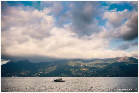 Fotos de Casamento ao ar livre da Amanda e Rodrigo | realizado no Espaço Viela da Praia em São Sebastião SP | Assessoria da Tarsila Palma | Fotos Celso Vick e Vinícius Nakashima | Estúdio Celso Vick Fotografia Espontânea | A Vida é feita de histórias.'