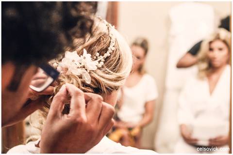 Fotos de Casamento ao ar livre da Amanda e Rodrigo | realizado no Espaço Viela da Praia em São Sebastião SP | Assessoria da Tarsila Palma | Fotos Celso Vick e Vinícius Nakashima | Estúdio Celso Vick Fotografia Espontânea | A Vida é feita de histórias.'