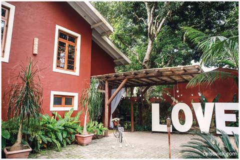 Fotos de Casamento ao ar livre da Amanda e Rodrigo | realizado no Espaço Viela da Praia em São Sebastião SP | Assessoria da Tarsila Palma | Fotos Celso Vick e Vinícius Nakashima | Estúdio Celso Vick Fotografia Espontânea | A Vida é feita de histórias.'
