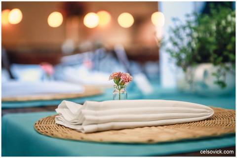 Festa de Casamento ao ar livre da Amanda e Rodrigo | realizado no Espaço Viela da Praia em São Sebastião SP | Assessoria da Tarsila Palma | Fotos Celso Vick e Vinícius Nakashima | Estúdio Celso Vick Fotografia Espontânea | A Vida é feita de histórias.'