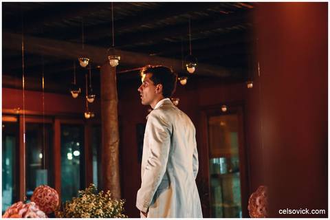 Festa de Casamento ao ar livre da Amanda e Rodrigo | realizado no Espaço Viela da Praia em São Sebastião SP | Assessoria da Tarsila Palma | Fotos Celso Vick e Vinícius Nakashima | Estúdio Celso Vick Fotografia Espontânea | A Vida é feita de histórias.'