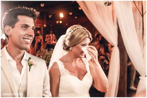 Festa de Casamento ao ar livre da Amanda e Rodrigo | realizado no Espaço Viela da Praia em São Sebastião SP | Assessoria da Tarsila Palma | Fotos Celso Vick e Vinícius Nakashima | Estúdio Celso Vick Fotografia Espontânea | A Vida é feita de histórias.'