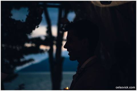 Festa de Casamento ao ar livre da Amanda e Rodrigo | realizado no Espaço Viela da Praia em São Sebastião SP | Assessoria da Tarsila Palma | Fotos Celso Vick e Vinícius Nakashima | Estúdio Celso Vick Fotografia Espontânea | A Vida é feita de histórias.'