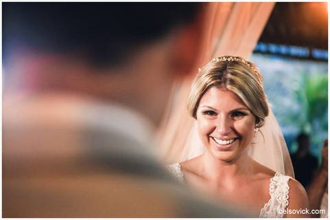 Festa de Casamento ao ar livre da Amanda e Rodrigo | realizado no Espaço Viela da Praia em São Sebastião SP | Assessoria da Tarsila Palma | Fotos Celso Vick e Vinícius Nakashima | Estúdio Celso Vick Fotografia Espontânea | A Vida é feita de histórias.'