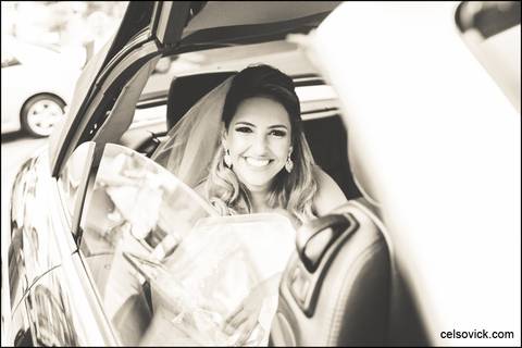 Fotos da capela da PUC Casamento da Marcella e Felipe| Realizado na Igreja Imaculada Conceição Capela da Puc | Fotos Vinícius Nakashima | Estúdio Celso Vick | Fotografia espontânea
'