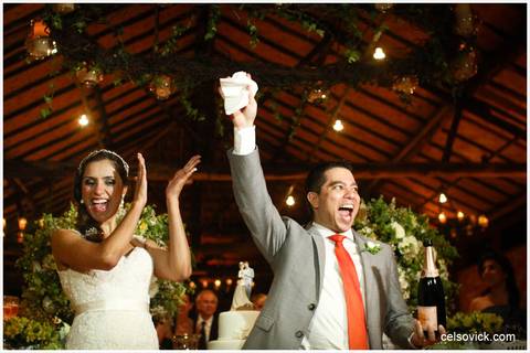 Casamento da Vanessa e Célio| Realizado no Espaço Vila Real - cidade de Embu das Artes | Fotos Vinícius Nakashima | Estúdio Celso Vick | Fotografia espontânea @celsovick'